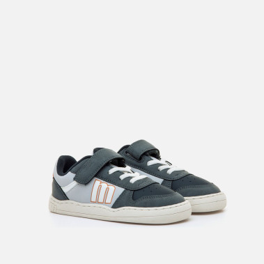 Deportiva Azul Free. Mustang